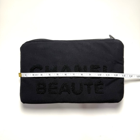 Chanel Beauté Midnight Black Pouch - Picture 9 of 10